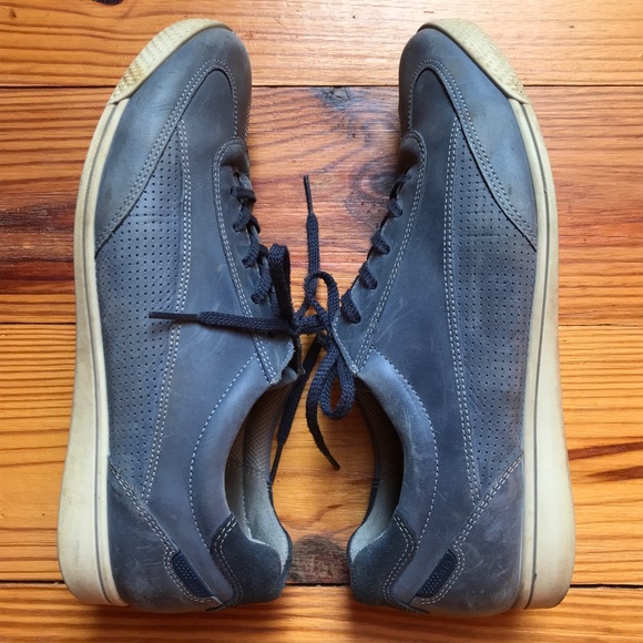 Ecco Light Blue Leather Sneakers, EUC, 39/8.5 - Picture 10 of 10